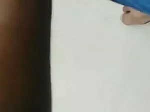 गोरा बेकार है और दो  ...