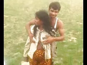 एक बड़ा ब्रेस्टेड ब् ...