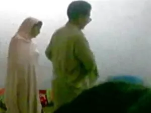 सेक्सी, खूबसूरत गोरा ...