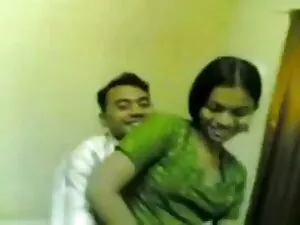 अच्छी लड़कियों को खर ...