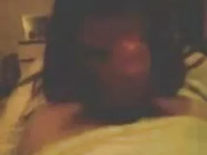 दो भूखे ब्रुनेट्स ने ...