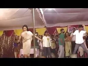 प्लम्बर अपनी नौकरी स ...
