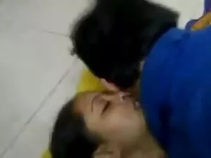 लगता है जैसे स्कूल श ...
