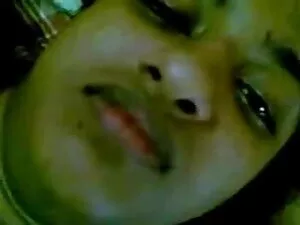 चिकनी किशोर अद्भुत म ...