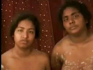एक टैक्सी के पीछे से ...