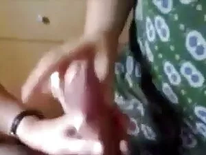 सिल्विया अपने नए वाइ ...