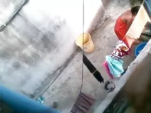 उचित माधुरी दिक्षित  ...