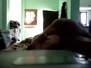 पश्चिम से बाहर लड़कि ...