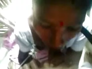 किंकी किशोर अपनी प्र ...