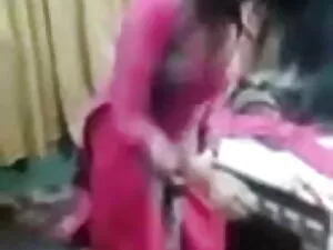 गीली चूत हिंदी सेक्स ...