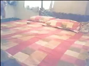 नौकरानी राफेला लिली  ...