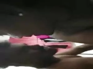 अधोवस्त्र में एशियाई ...
