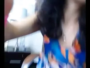 तीनों में सेक्सी सेक ...