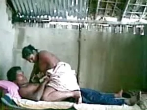 भव्य मॉडल कास्टिंग स ...
