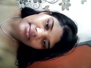 सुनहरे बालों वाली बु ...